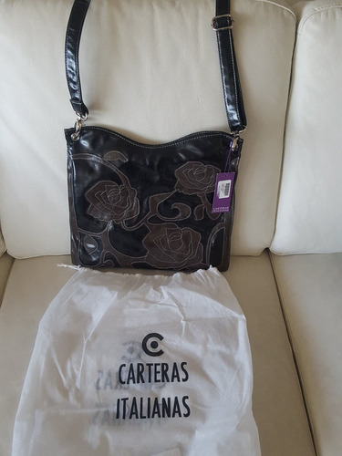 Cartera Nueva, Con Etiqueta Y Su Bolsa Negra Con Flores Café