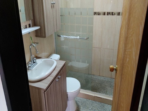 Imagen 21 de 25 de Se Vende Edificio Comercial Maracay 04125067379 04244900499