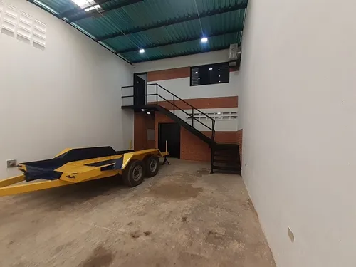 Galpon En Santa Rosa, Valencia