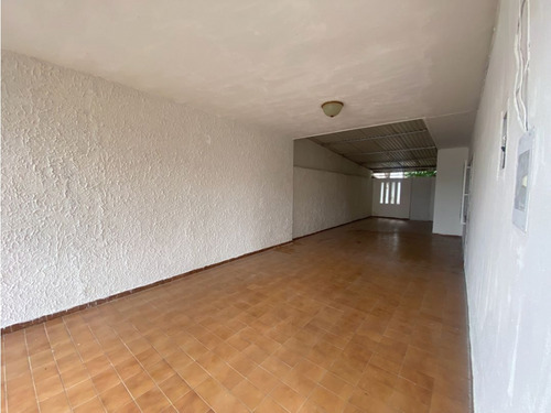 Casa En Venta Trigal Centro De 2 Niveles Calle Cerrada Cb-8062501