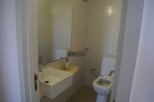 Apartamento En Brava, 3 Dormitorios *- Ref: 2857