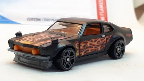 Hot Wheels - Custom Ford Maverick red flames :: carshoping