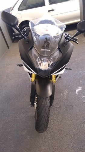 Imagem 2 de 6 de Honda Cbr 600