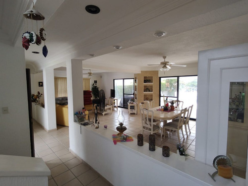 Casa En Venta Fraccionamiento Lomas De Cocoyoc