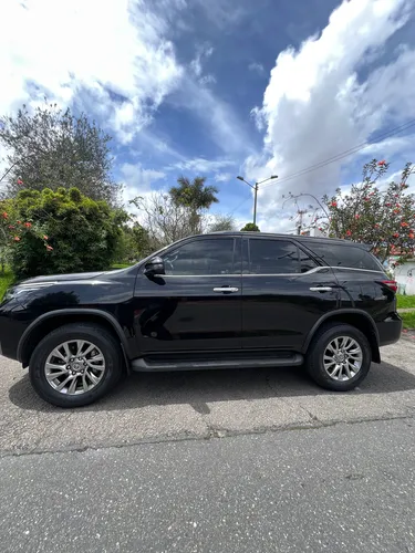 Toyota Fortuner Srv