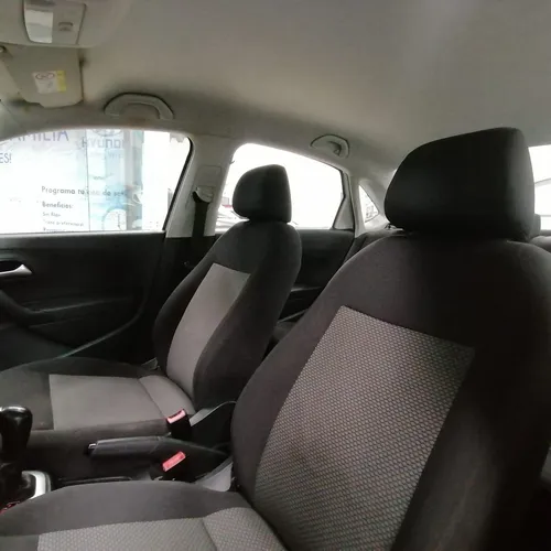 Volkswagen Vento 1.6 Starline At