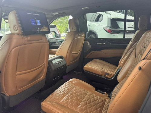 Cadillac Escalade Esv (larga) 2023