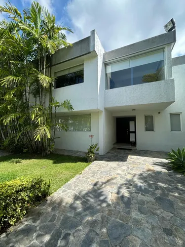Casa En Lomas De La Lagunita