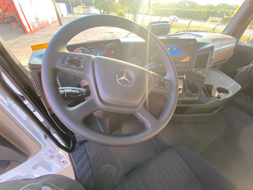 Imagem 14 de 15 de Actros 2548 0km