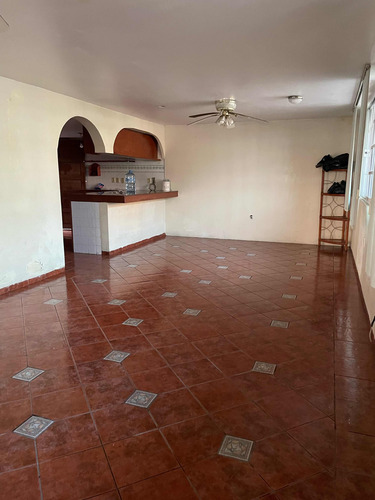 Excelente Propiedad, Ideal Para Proyecto De Negocio, En Luga
