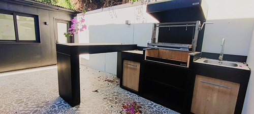 Moderna Casa Latadía. Remodelada 3 Dorm. + 2 Bañ. + 2 Estac.