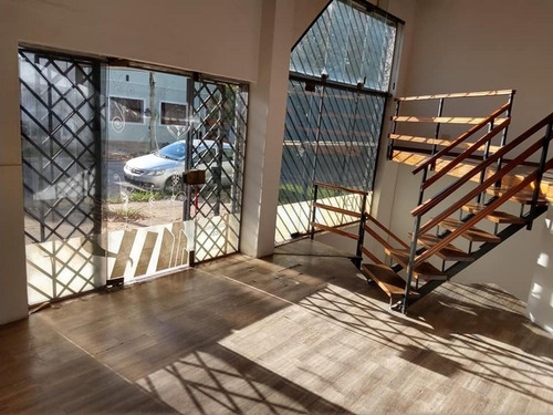 Imagen 3 de 30 de Venta Local Comercial + Departamento Con Patio 530 E/6 Y 7