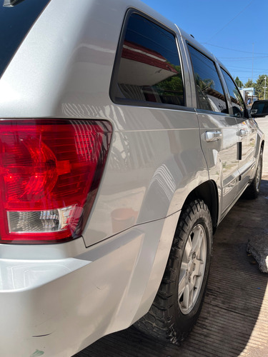Jeep Grand Cherokee 3.7 Laredo V6 4x2 Mt
