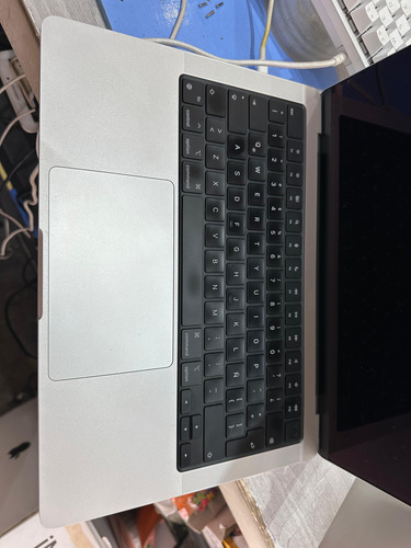 Macbook Pro A2918 M3 (para Refacciones) Plateado (Usado)