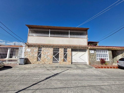 Casa Duplex En Venta Urb Roraima La Morita 1 24-12488 Gjg