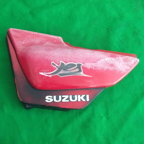 Tampa Lateral Esquerda Suzuki Yes 125 Usado Original