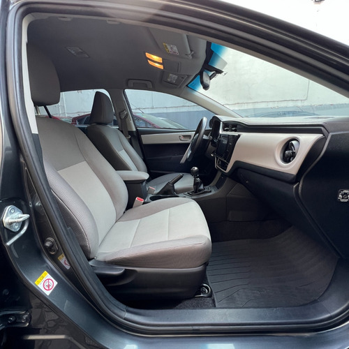 Imagen 12 de 16 de Toyota Corolla Xei 4p 2017