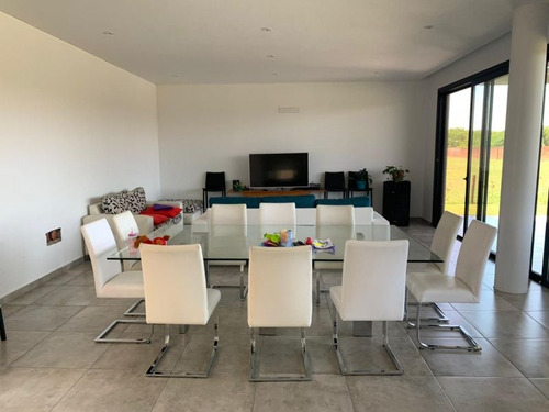 Casa En Venta En Buenos Aires Golf