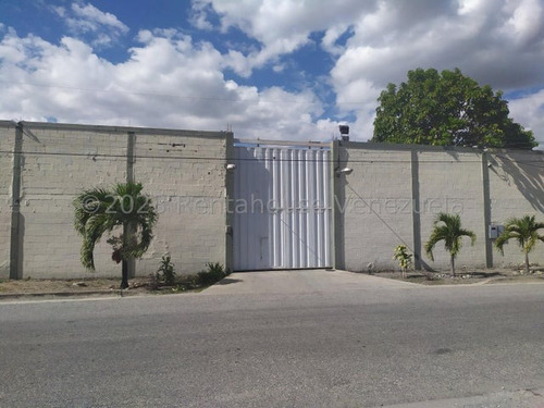 Galpón En Venta Zona Industrial 1 Barquisimeto Kenlimar Nieto 23-22033