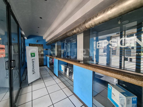 Local Comercial Con Oficinas Y Bodega En Colonia Chulavista Puebla