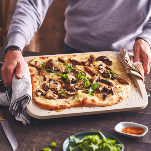 Emile Henry The Maestro 16.9 X 13 Pizza Stone, Crème