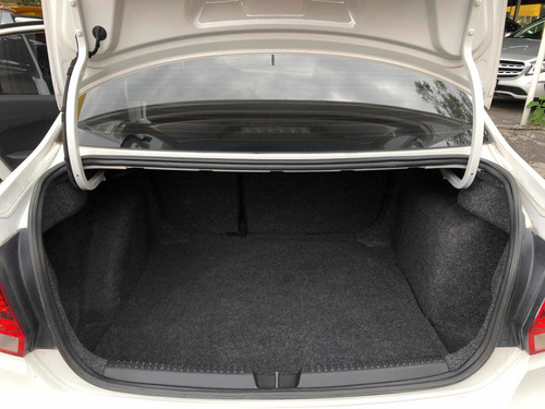 Imagen 10 de 10 de Volkswagen Vento 2019 1.6 Confortline Mt