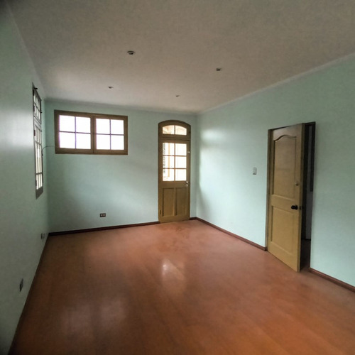 Casa Comercial En Arriendo Ñuñoa / Pedro De Valdivia