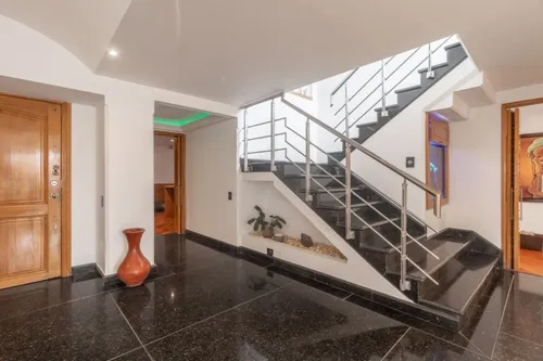 Apartamento En Venta En Chicó Navarra. Cod V16129