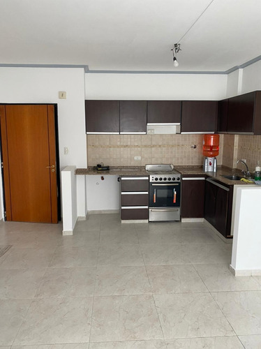 Imagen 10 de 14 de Departamento 3 Ambientes Con Cochera En Liniers.