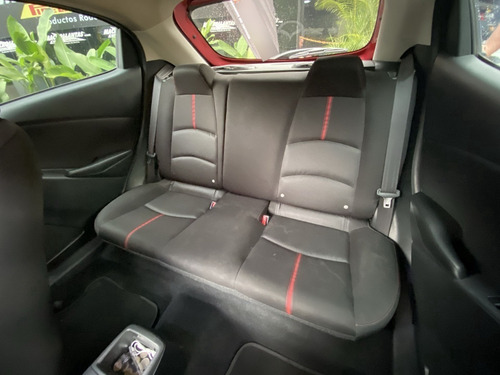 Imagen 12 de 19 de Mazda 2 2016
