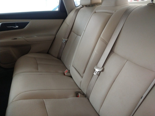 Imagen 5 de 11 de Nissan Altima Advance Color Rojo 2017