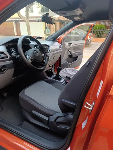 Camioneta Suv Año 2020 Volkswagen T-cross Comfortline Tiene