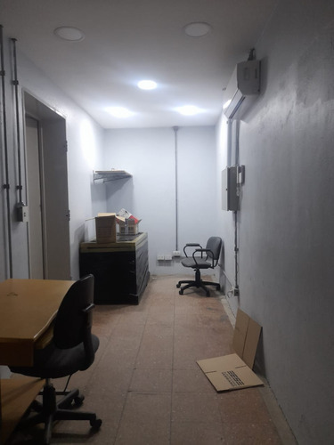 Importante Galpón/depósito Con Oficinas En Castelar Norte