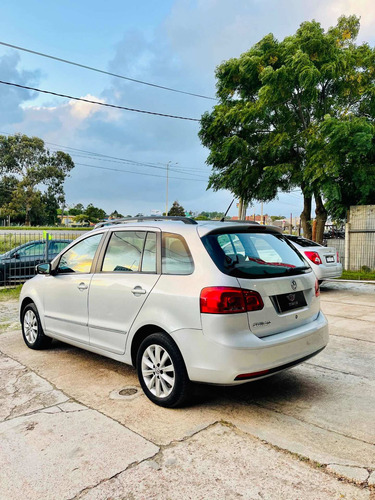 Volkswagen Suran 1.6 Highline 101cv 11c 2011