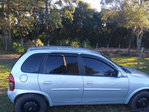 Imagem 4 de 8 de Chevrolet Corsa 2002 1.0 5p