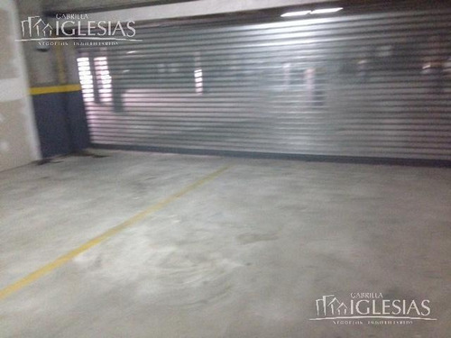 Imagen 5 de 10 de Cochera Subterranea Cubierta Cerrada Dos Autos En Alquiler