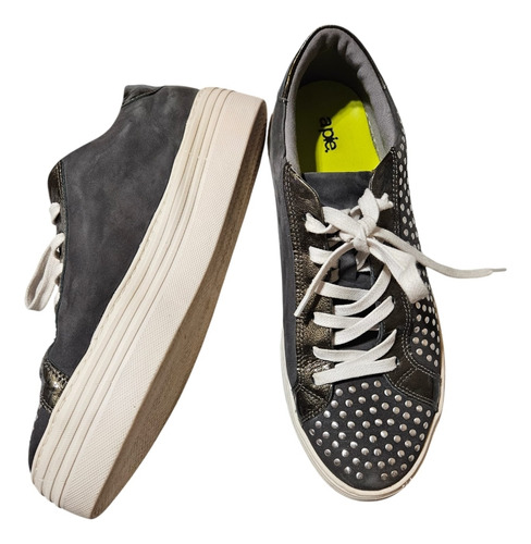 Zapatillas Urbanas Gamuzadas Gris Con Tachas - American Pie (Usado)