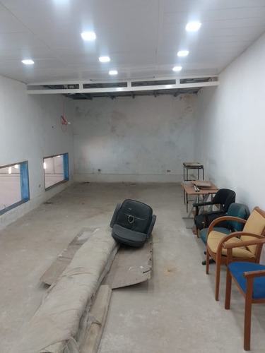 Galpón En Alquiler De 400 M2,sector Juan Urpin Barcelona An