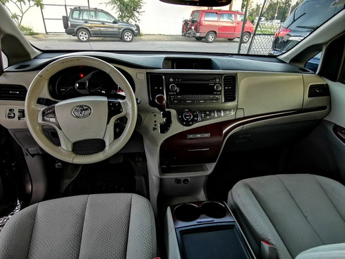 Imagen 13 de 15 de Toyota Sienna 2014 3.5 Xle Piel Mt