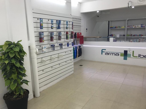 Imagen 9 de 9 de Local Refaccionado Con Importantes Dimensiones En Excelente Zona Comercial