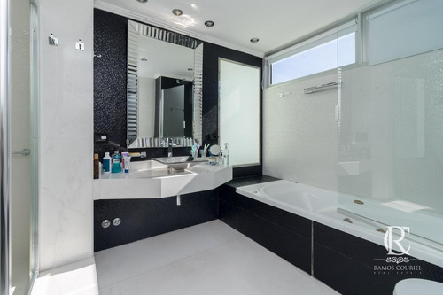 Venta Exclusivo Depto 4 Amb Piso 40 Vista Panorámica 3 Coch Torre Le Parc- Puerto Madero