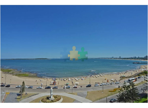 Primera Fila En Playa Mansa, 3 Suites + Dependencia. Espectacular Planta Y Excelente Vista - Ref : Eqp1739