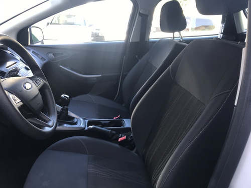 Ford Focus 1.6 5p S Año 2018 - Liv Motors