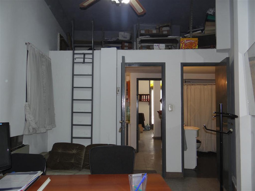 Local A Metros De Av. Mitre, 39.00m2 Cubiertos Con Patio.- Villa Martelli