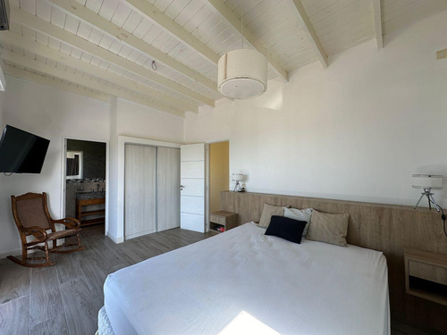 Casa En Venta - 4 Dormitorios 4 Baños - Pinamar