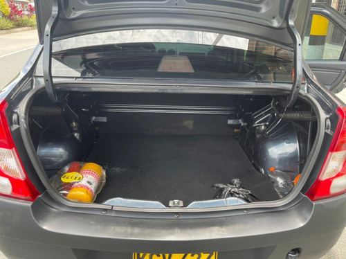 Renault Logan Familier