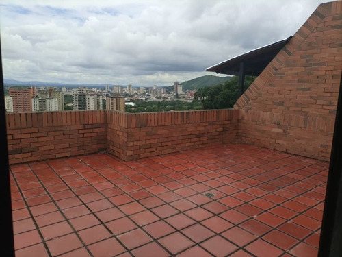 Imagen 12 de 14 de Townhouse En Lomas Del Este Res Lomas Alto Valencia Mm