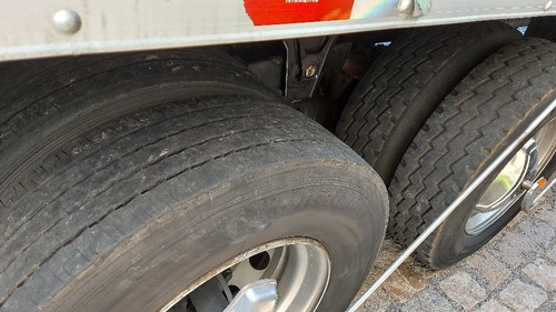 Mercedes Atego 2425 Com Bau De 11 Metros E Meio