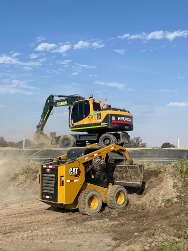 Alquiler De Excavadora Sobre Ruedas