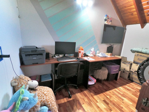 Triplex 108m2 Living, Comedor, Toilette, Cocina, Quincho (c/lav), Patio(c/parr), 3 Dor Y Baño. Video